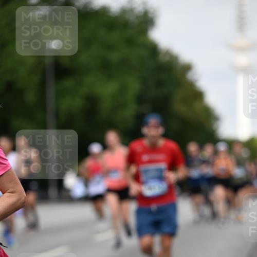 29.06.2025 - hella hamburg halbmarathon Dr. Thomas Lammeyer http://msf.ph/oto/8152603 29.06.2025 10:07:22 Kennedybrücke 1114, 1135, 1138, 1482, 1702, 2619, 2782, 2810, 3001, 3572, 3630, 4066, 4204, 4613, 4665, 5734, 6217, 7210, 7211, 7290, 7888, 8614, 9439, 9554, 10128, 10824 meine-sportfotos.de