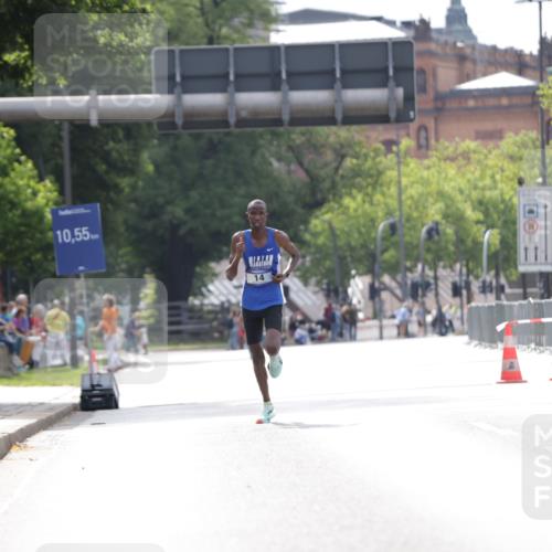 29.06.2025 - hella hamburg halbmarathon Jannik Wohlers http://msf.ph/oto/8152610 29.06.2025 09:32:00 Lombardsbrücke 17, 21 meine-sportfotos.de
