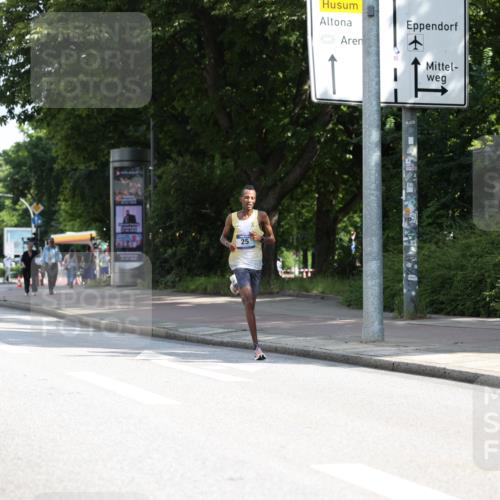 29.06.2025 - hella hamburg halbmarathon Yannick Fuchs http://msf.ph/oto/8152611 29.06.2025 09:58:49 20KM 2, 10, 22, 25 meine-sportfotos.de