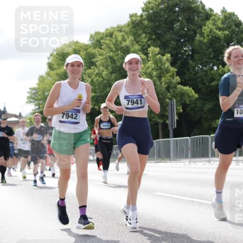 29.06.2025 - hella hamburg halbmarathon Jannik Wohlers http://msf.ph/oto/8152614 29.06.2025 10:15:24 Lombardsbrücke 2989, 3167, 4007, 4466, 4492, 4494, 6376, 6576, 7941, 7942, 8746, 8885, 9192, 9675, 10108, 10608, 11113, 11303, 11478, 11774, 11783, 12427, 12469, 12628, 13179, 13818, 13951, 14423, 14550, 14552, 14559, 14630, 15307, 15570, 15710, 15988, 16020, 16348, 16606, 16923, 17350, 18150, 18641, 18957 meine-sportfotos.de