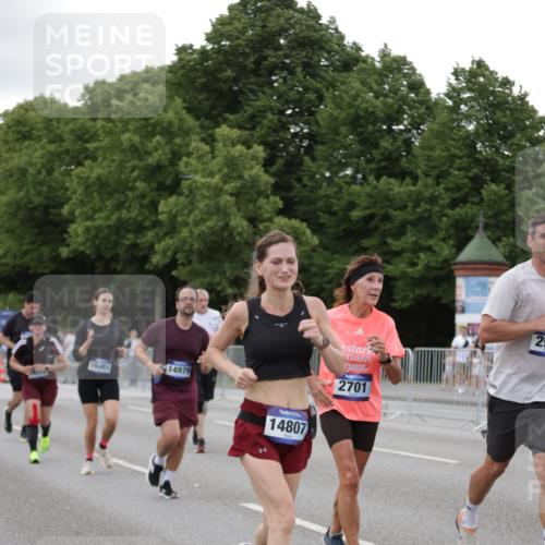 29.06.2025 - hella hamburg halbmarathon Jannik Wohlers http://msf.ph/oto/8152615 29.06.2025 10:52:35 Lombardsbrücke 2146, 2291, 2701, 2988, 3787, 4729, 6135, 6521, 7032, 7681, 7737, 9545, 10055, 10417, 10568, 10661, 10981, 11520, 11524, 11919, 12127, 12128, 13489, 13916, 13917, 14009, 14643, 14765, 14807, 14977, 14979, 16137, 16156, 16794, 16961, 18988 meine-sportfotos.de
