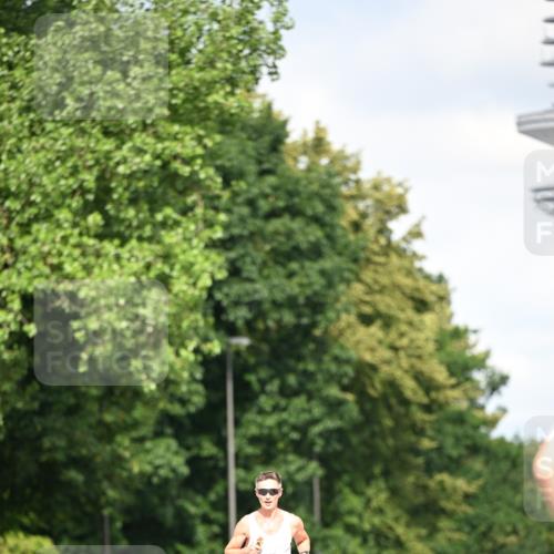29.06.2025 - hella hamburg halbmarathon Dr. Thomas Lammeyer http://msf.ph/oto/8152618 29.06.2025 09:41:55 Kennedybrücke  meine-sportfotos.de