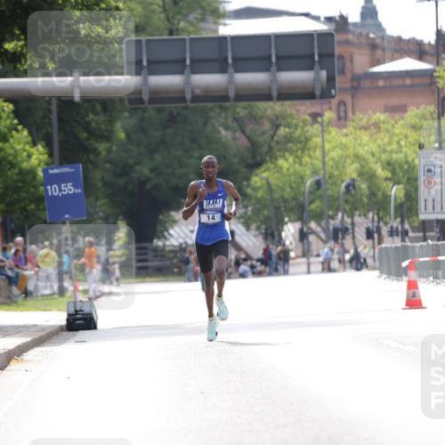29.06.2025 - hella hamburg halbmarathon Jannik Wohlers http://msf.ph/oto/8152619 29.06.2025 09:32:00 Lombardsbrücke 17, 21 meine-sportfotos.de