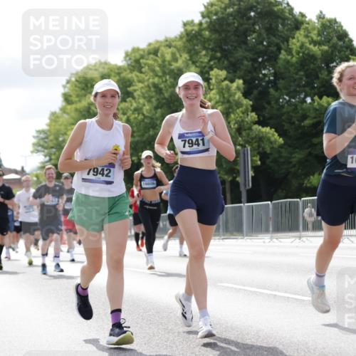 29.06.2025 - hella hamburg halbmarathon Jannik Wohlers http://msf.ph/oto/8152621 29.06.2025 10:15:24 Lombardsbrücke 2989, 3167, 4007, 4466, 4492, 4494, 6376, 6576, 7941, 7942, 8746, 8885, 9192, 9675, 10108, 10608, 11113, 11303, 11478, 11774, 11783, 12427, 12469, 12628, 13179, 13818, 13951, 14423, 14550, 14552, 14559, 14630, 15307, 15570, 15710, 15988, 16020, 16348, 16606, 16923, 17350, 18150, 18641, 18957 meine-sportfotos.de