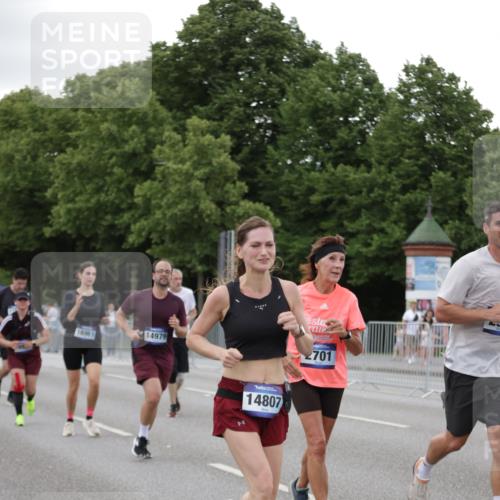 29.06.2025 - hella hamburg halbmarathon Jannik Wohlers http://msf.ph/oto/8152622 29.06.2025 10:52:35 Lombardsbrücke 2146, 2291, 2701, 2988, 3787, 4729, 6135, 6521, 7032, 7681, 7737, 9545, 10055, 10417, 10568, 10661, 10981, 11520, 11524, 11919, 12127, 12128, 13489, 13916, 13917, 14009, 14643, 14765, 14807, 14977, 14979, 16137, 16156, 16794, 16961, 18988 meine-sportfotos.de