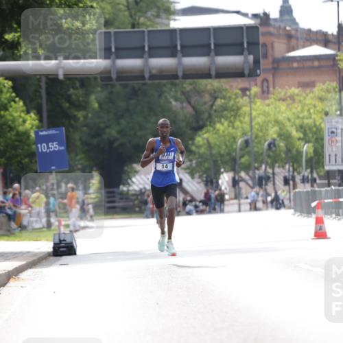 29.06.2025 - hella hamburg halbmarathon Jannik Wohlers http://msf.ph/oto/8152624 29.06.2025 09:32:00 Lombardsbrücke 17, 21 meine-sportfotos.de
