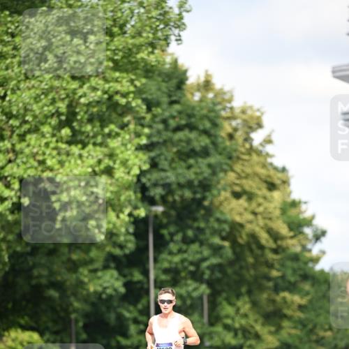 29.06.2025 - hella hamburg halbmarathon Dr. Thomas Lammeyer http://msf.ph/oto/8152629 29.06.2025 09:41:55 Kennedybrücke  meine-sportfotos.de