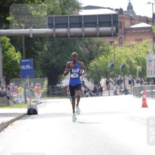 29.06.2025 - hella hamburg halbmarathon Jannik Wohlers http://msf.ph/oto/8152644 29.06.2025 09:32:00 Lombardsbrücke 17, 21 meine-sportfotos.de
