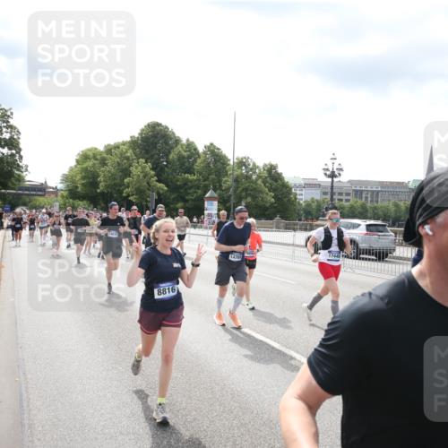 29.06.2025 - hella hamburg halbmarathon Jannik Wohlers http://msf.ph/oto/8152646 29.06.2025 10:42:09 Lombardsbrücke 1150, 1360, 1929, 1957, 1994, 2069, 2134, 2401, 2538, 2580, 2940, 2941, 3605, 3874, 4334, 4778, 4891, 4892, 5403, 5417, 5810, 6120, 6764, 7040, 7260, 7513, 7557, 7666, 8525, 8526, 8529, 8816, 9980, 10454, 10532, 10697, 10872, 10899, 11463, 11550, 11677, 12684, 13241, 13250, 13406, 13776, 14042, 14084, 14170, 14405, 14426, 14468, 14556, 14636, 14769, 15004, 15219, 15221, 15912, 15977, 16215, 16352, 16612 meine-sportfotos.de