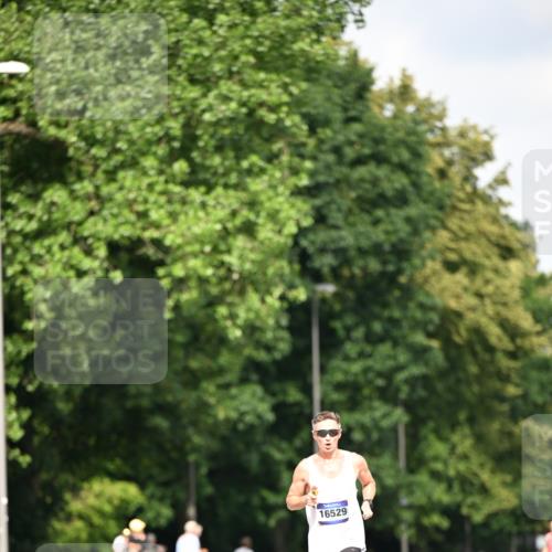 29.06.2025 - hella hamburg halbmarathon Dr. Thomas Lammeyer http://msf.ph/oto/8152650 29.06.2025 09:41:55 Kennedybrücke  meine-sportfotos.de