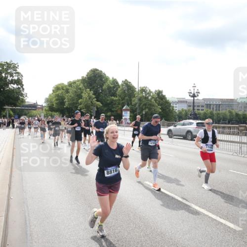 29.06.2025 - hella hamburg halbmarathon Jannik Wohlers http://msf.ph/oto/8152656 29.06.2025 10:42:09 Lombardsbrücke 1150, 1360, 1929, 1957, 1994, 2069, 2134, 2401, 2538, 2580, 2940, 2941, 3605, 3874, 4334, 4778, 4891, 4892, 5403, 5417, 5810, 6120, 6764, 7040, 7260, 7513, 7557, 7666, 8525, 8526, 8529, 8816, 9980, 10454, 10532, 10697, 10872, 10899, 11463, 11550, 11677, 12684, 13241, 13250, 13406, 13776, 14042, 14084, 14170, 14405, 14426, 14468, 14556, 14636, 14769, 15004, 15219, 15221, 15912, 15977, 16215, 16352, 16612 meine-sportfotos.de