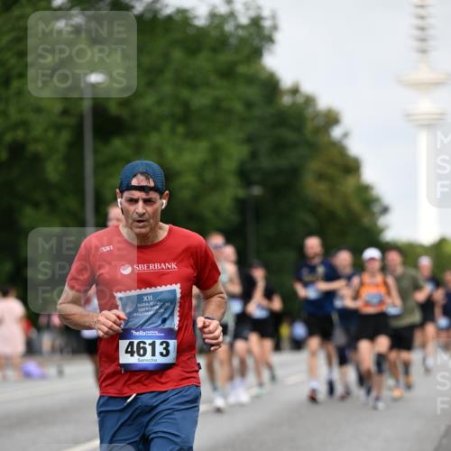 29.06.2025 - hella hamburg halbmarathon Dr. Thomas Lammeyer http://msf.ph/oto/8152665 29.06.2025 10:07:23 Kennedybrücke 1114, 1135, 1138, 1482, 1702, 1885, 2619, 2759, 2782, 2810, 3001, 3572, 3630, 4066, 4204, 4613, 4665, 5734, 6217, 7210, 7211, 7290, 7888, 8614, 9439, 9453, 9554, 10824 meine-sportfotos.de