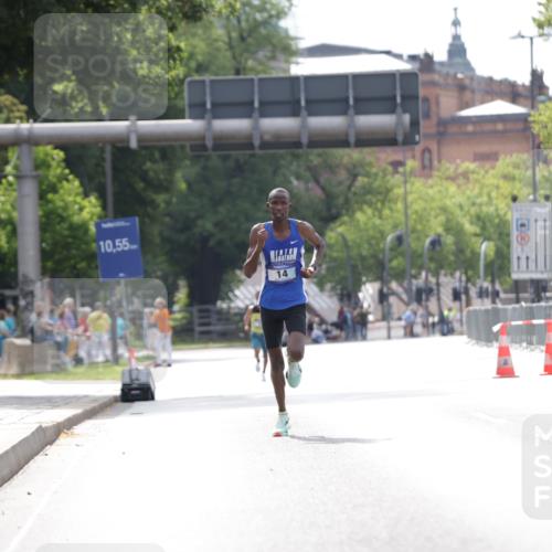 29.06.2025 - hella hamburg halbmarathon Jannik Wohlers http://msf.ph/oto/8152670 29.06.2025 09:32:01 Lombardsbrücke 17, 21 meine-sportfotos.de