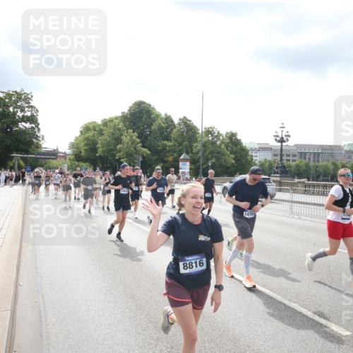 29.06.2025 - hella hamburg halbmarathon Jannik Wohlers http://msf.ph/oto/8152672 29.06.2025 10:42:09 Lombardsbrücke 1150, 1360, 1929, 1957, 1994, 2069, 2134, 2401, 2538, 2580, 2940, 2941, 3605, 3874, 4334, 4778, 4891, 4892, 5403, 5417, 5810, 6120, 6764, 7040, 7260, 7513, 7557, 7666, 8525, 8526, 8529, 8816, 9980, 10454, 10532, 10697, 10872, 10899, 11463, 11550, 11677, 12684, 13241, 13250, 13406, 13776, 14042, 14084, 14170, 14405, 14426, 14468, 14556, 14636, 14769, 15004, 15219, 15221, 15912, 15977, 16215, 16352, 16612 meine-sportfotos.de