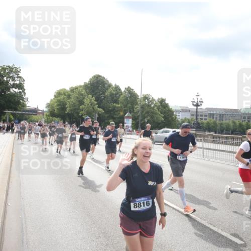 29.06.2025 - hella hamburg halbmarathon Jannik Wohlers http://msf.ph/oto/8152674 29.06.2025 10:42:10 Lombardsbrücke 1150, 1929, 1957, 1994, 2069, 2134, 2401, 2538, 2580, 2940, 2941, 3605, 3874, 4092, 4334, 4778, 4891, 5403, 5417, 5810, 6120, 6764, 7040, 7260, 7513, 7557, 7666, 8525, 8526, 8529, 8816, 9980, 10454, 10532, 10697, 10872, 10899, 11463, 11550, 11677, 12441, 12684, 13241, 13406, 13776, 14042, 14084, 14170, 14426, 14468, 14556, 14636, 14769, 15004, 15219, 15221, 15912, 15977, 16215, 16352, 16612 meine-sportfotos.de