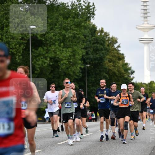 29.06.2025 - hella hamburg halbmarathon Dr. Thomas Lammeyer http://msf.ph/oto/8152681 29.06.2025 10:07:24 Kennedybrücke 1114, 1135, 1138, 1482, 1702, 1885, 2619, 2759, 2782, 2810, 3001, 3572, 3630, 4066, 4204, 4511, 4613, 4665, 6217, 7210, 7211, 7290, 7888, 8614, 9439, 9453, 9554, 10824 meine-sportfotos.de