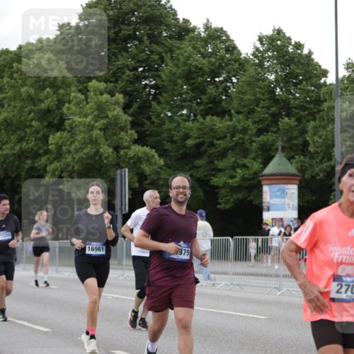 29.06.2025 - hella hamburg halbmarathon Jannik Wohlers http://msf.ph/oto/8152686 29.06.2025 10:52:36 Lombardsbrücke 2146, 2291, 2701, 2988, 3787, 4626, 4729, 6135, 6521, 7681, 7737, 9545, 10055, 10417, 10568, 10661, 10981, 11520, 11524, 11919, 12127, 12128, 13489, 13916, 13917, 14009, 14643, 14765, 14807, 14977, 14979, 16137, 16156, 16794, 16961, 18988 meine-sportfotos.de