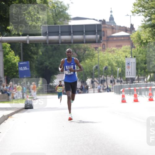 29.06.2025 - hella hamburg halbmarathon Jannik Wohlers http://msf.ph/oto/8152689 29.06.2025 09:32:02 Lombardsbrücke 14, 17, 21 meine-sportfotos.de