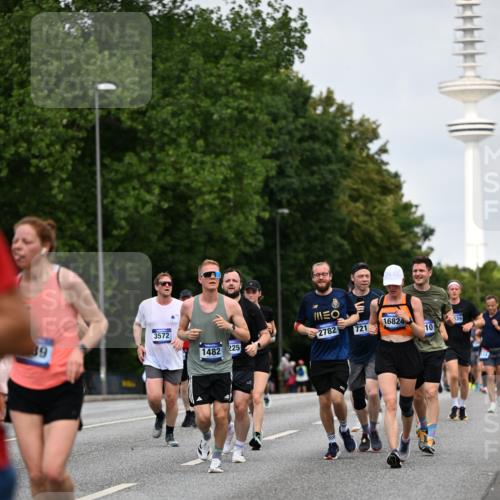 29.06.2025 - hella hamburg halbmarathon Dr. Thomas Lammeyer http://msf.ph/oto/8152691 29.06.2025 10:07:24 Kennedybrücke 1114, 1135, 1138, 1482, 1702, 1885, 2619, 2759, 2782, 2810, 3001, 3572, 3630, 4066, 4204, 4511, 4613, 4665, 6217, 7210, 7211, 7290, 7888, 8614, 9439, 9453, 9554, 10824 meine-sportfotos.de