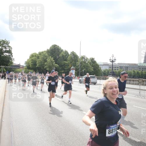 29.06.2025 - hella hamburg halbmarathon Jannik Wohlers http://msf.ph/oto/8152694 29.06.2025 10:42:10 Lombardsbrücke 1150, 1929, 1957, 1994, 2069, 2134, 2401, 2538, 2580, 2940, 2941, 3605, 3874, 4092, 4334, 4778, 4891, 5403, 5417, 5810, 6120, 6764, 7040, 7260, 7513, 7557, 7666, 8525, 8526, 8529, 8816, 9980, 10454, 10532, 10697, 10872, 10899, 11463, 11550, 11677, 12441, 12684, 13241, 13406, 13776, 14042, 14084, 14170, 14426, 14468, 14556, 14636, 14769, 15004, 15219, 15221, 15912, 15977, 16215, 16352, 16612 meine-sportfotos.de