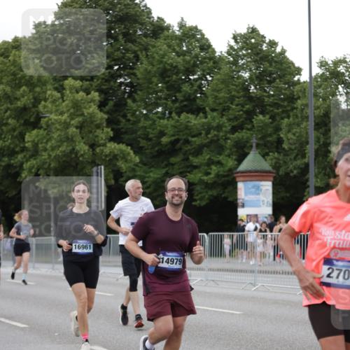 29.06.2025 - hella hamburg halbmarathon Jannik Wohlers http://msf.ph/oto/8152703 29.06.2025 10:52:36 Lombardsbrücke 2146, 2291, 2701, 2988, 3787, 4626, 4729, 6135, 6521, 7681, 7737, 9545, 10055, 10417, 10568, 10661, 10981, 11520, 11524, 11919, 12127, 12128, 13489, 13916, 13917, 14009, 14643, 14765, 14807, 14977, 14979, 16137, 16156, 16794, 16961, 18988 meine-sportfotos.de