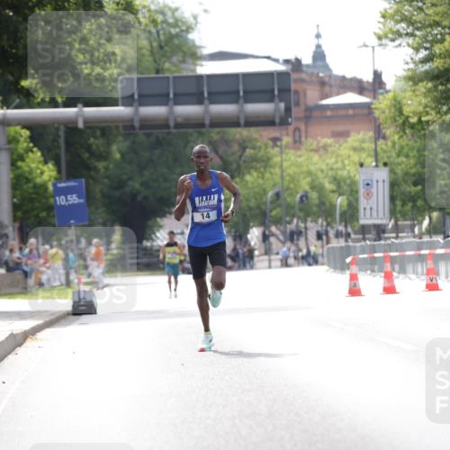 29.06.2025 - hella hamburg halbmarathon Jannik Wohlers http://msf.ph/oto/8152704 29.06.2025 09:32:02 Lombardsbrücke 14, 17, 21 meine-sportfotos.de
