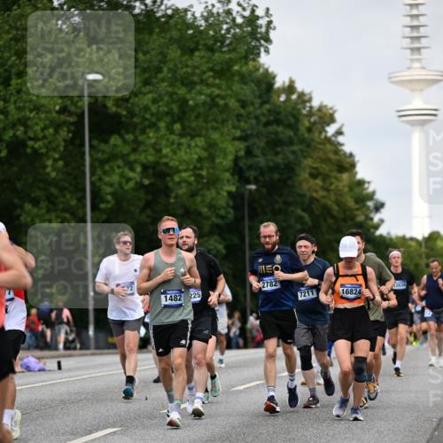 29.06.2025 - hella hamburg halbmarathon Dr. Thomas Lammeyer http://msf.ph/oto/8152709 29.06.2025 10:07:24 Kennedybrücke 1114, 1135, 1138, 1482, 1702, 1885, 2619, 2759, 2782, 2810, 3001, 3572, 3630, 4066, 4204, 4511, 4613, 4665, 6217, 7210, 7211, 7290, 7888, 8614, 9439, 9453, 9554, 10824 meine-sportfotos.de
