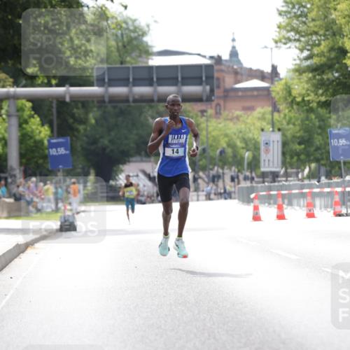 29.06.2025 - hella hamburg halbmarathon Jannik Wohlers http://msf.ph/oto/8152715 29.06.2025 09:32:03 Lombardsbrücke 14, 17, 21 meine-sportfotos.de