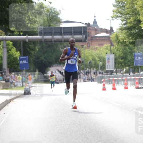 29.06.2025 - hella hamburg halbmarathon Jannik Wohlers http://msf.ph/oto/8152721 29.06.2025 09:32:03 Lombardsbrücke 14, 17, 21 meine-sportfotos.de