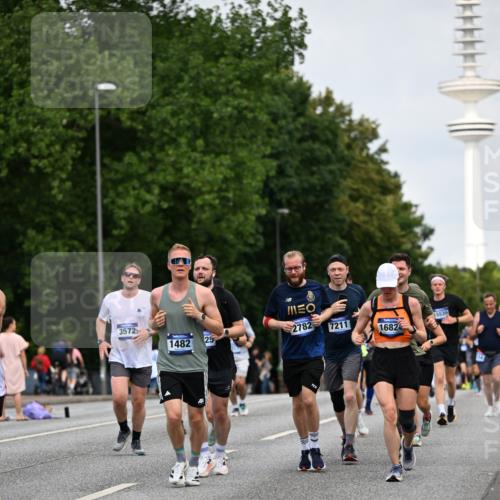 29.06.2025 - hella hamburg halbmarathon Dr. Thomas Lammeyer http://msf.ph/oto/8152722 29.06.2025 10:07:25 Kennedybrücke 1114, 1135, 1138, 1482, 1702, 1885, 2594, 2619, 2759, 2782, 2810, 3001, 3572, 3630, 4066, 4204, 4511, 4613, 4665, 6217, 7210, 7211, 7290, 7935, 8614, 9439, 9453, 9554, 10824 meine-sportfotos.de