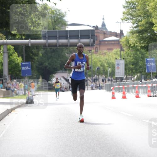 29.06.2025 - hella hamburg halbmarathon Jannik Wohlers http://msf.ph/oto/8152727 29.06.2025 09:32:03 Lombardsbrücke 14, 17, 21 meine-sportfotos.de