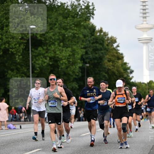 29.06.2025 - hella hamburg halbmarathon Dr. Thomas Lammeyer http://msf.ph/oto/8152728 29.06.2025 10:07:25 Kennedybrücke 1114, 1135, 1138, 1482, 1702, 1885, 2594, 2619, 2759, 2782, 2810, 3001, 3572, 3630, 4066, 4204, 4511, 4613, 4665, 6217, 7210, 7211, 7290, 7935, 8614, 9439, 9453, 9554, 10824 meine-sportfotos.de