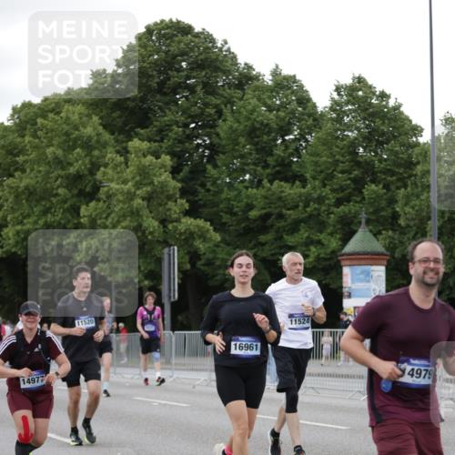29.06.2025 - hella hamburg halbmarathon Jannik Wohlers http://msf.ph/oto/8152731 29.06.2025 10:52:37 Lombardsbrücke 2146, 2291, 2701, 2988, 3787, 4626, 4729, 6135, 6521, 7681, 7737, 9545, 10055, 10417, 10568, 10661, 10981, 11520, 11524, 11919, 12127, 12128, 13489, 13916, 13917, 14643, 14765, 14807, 14977, 14979, 16137, 16156, 16961, 18988 meine-sportfotos.de