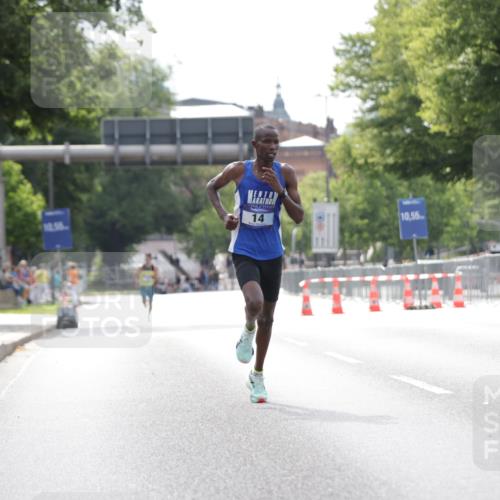 29.06.2025 - hella hamburg halbmarathon Jannik Wohlers http://msf.ph/oto/8152732 29.06.2025 09:32:03 Lombardsbrücke 14, 17, 21 meine-sportfotos.de