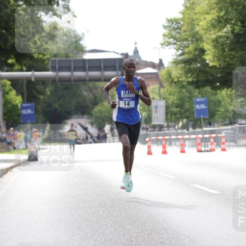 29.06.2025 - hella hamburg halbmarathon Jannik Wohlers http://msf.ph/oto/8152739 29.06.2025 09:32:03 Lombardsbrücke 14, 17, 21 meine-sportfotos.de