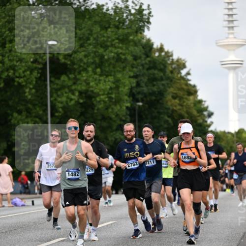 29.06.2025 - hella hamburg halbmarathon Dr. Thomas Lammeyer http://msf.ph/oto/8152747 29.06.2025 10:07:25 Kennedybrücke 1114, 1135, 1138, 1482, 1702, 1885, 2594, 2619, 2759, 2782, 2810, 3001, 3572, 3630, 4066, 4204, 4511, 4613, 4665, 6217, 7210, 7211, 7290, 7935, 8614, 9439, 9453, 9554, 10824 meine-sportfotos.de