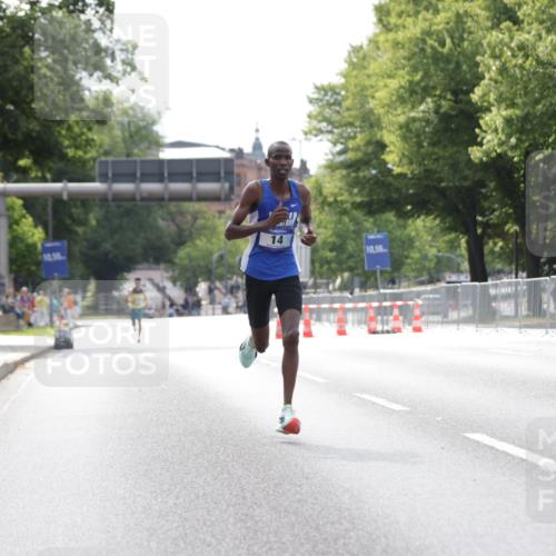 29.06.2025 - hella hamburg halbmarathon Jannik Wohlers http://msf.ph/oto/8152761 29.06.2025 09:32:04 Lombardsbrücke 14, 17, 21 meine-sportfotos.de