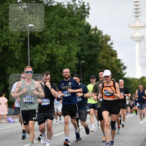 29.06.2025 - hella hamburg halbmarathon Dr. Thomas Lammeyer http://msf.ph/oto/8152764 29.06.2025 10:07:26 Kennedybrücke 1114, 1135, 1138, 1482, 1702, 1885, 2594, 2619, 2759, 2782, 2810, 3001, 3572, 3630, 4066, 4204, 4511, 4613, 4665, 6217, 7210, 7211, 7290, 7935, 8614, 9439, 9453, 9554, 10824 meine-sportfotos.de