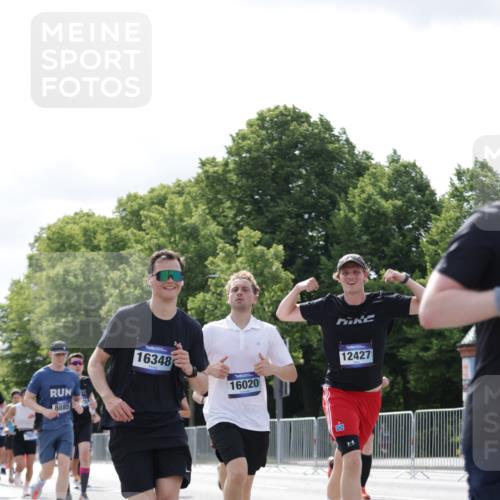 29.06.2025 - hella hamburg halbmarathon Jannik Wohlers http://msf.ph/oto/8152773 29.06.2025 10:15:29 Lombardsbrücke 1156, 1651, 2076, 2436, 3167, 4007, 5423, 7897, 7941, 7942, 8554, 8746, 8885, 9192, 9675, 9784, 10108, 10608, 11113, 11303, 11478, 11774, 11783, 11818, 12427, 12469, 12628, 13179, 13818, 13951, 14423, 14543, 14550, 14559, 15570, 15710, 15889, 15988, 16020, 16348, 16606, 16923, 17350, 17692, 18641, 18957, 19030 meine-sportfotos.de