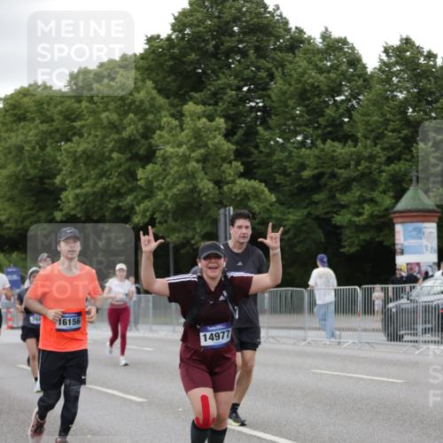 29.06.2025 - hella hamburg halbmarathon Jannik Wohlers http://msf.ph/oto/8152783 29.06.2025 10:52:38 Lombardsbrücke 2146, 2291, 2701, 2988, 3787, 4626, 4729, 6135, 6521, 7681, 7737, 9545, 10055, 10417, 10568, 10661, 10981, 11520, 11524, 11919, 12127, 12128, 13489, 13916, 13917, 14643, 14765, 14807, 14977, 14979, 16137, 16156, 16961, 18988 meine-sportfotos.de