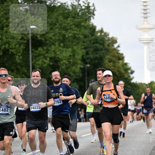 29.06.2025 - hella hamburg halbmarathon Dr. Thomas Lammeyer http://msf.ph/oto/8152793 29.06.2025 10:07:27 Kennedybrücke 1114, 1135, 1138, 1482, 1702, 1885, 2594, 2619, 2759, 2782, 2810, 3001, 3572, 3630, 4066, 4204, 4511, 4613, 4665, 6217, 7210, 7211, 7290, 7935, 8614, 9439, 9453, 9554, 10824 meine-sportfotos.de