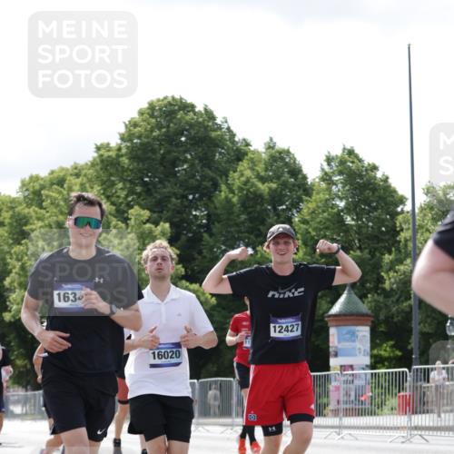 29.06.2025 - hella hamburg halbmarathon Jannik Wohlers http://msf.ph/oto/8152804 29.06.2025 10:15:29 Lombardsbrücke 1156, 1651, 2076, 2436, 3167, 4007, 5423, 7897, 7941, 7942, 8554, 8746, 8885, 9192, 9675, 9784, 10108, 10608, 11113, 11303, 11478, 11774, 11783, 11818, 12427, 12469, 12628, 13179, 13818, 13951, 14423, 14543, 14550, 14559, 15570, 15710, 15889, 15988, 16020, 16348, 16606, 16923, 17350, 17692, 18641, 18957, 19030 meine-sportfotos.de
