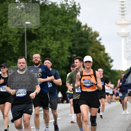 29.06.2025 - hella hamburg halbmarathon Dr. Thomas Lammeyer http://msf.ph/oto/8152808 29.06.2025 10:07:27 Kennedybrücke 1114, 1135, 1138, 1482, 1702, 1885, 2594, 2619, 2759, 2782, 2810, 3001, 3572, 3630, 4066, 4204, 4511, 4613, 4665, 6217, 7210, 7211, 7290, 7935, 8614, 9439, 9453, 9554, 10824 meine-sportfotos.de