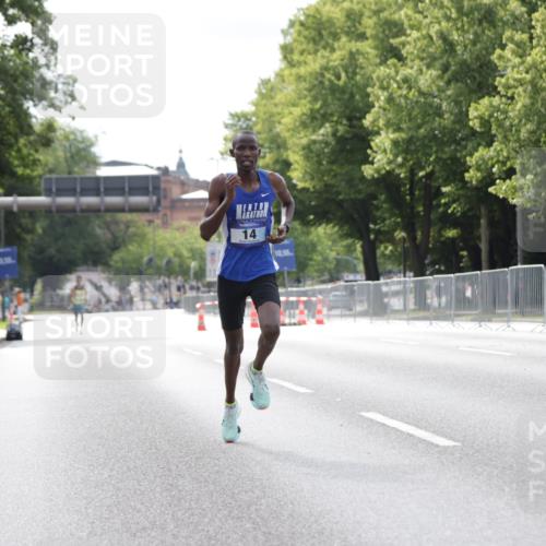29.06.2025 - hella hamburg halbmarathon Jannik Wohlers http://msf.ph/oto/8152818 29.06.2025 09:32:04 Lombardsbrücke 14, 17, 21 meine-sportfotos.de