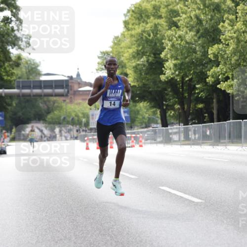 29.06.2025 - hella hamburg halbmarathon Jannik Wohlers http://msf.ph/oto/8152823 29.06.2025 09:32:04 Lombardsbrücke 14, 17, 21 meine-sportfotos.de