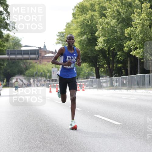 29.06.2025 - hella hamburg halbmarathon Jannik Wohlers http://msf.ph/oto/8152837 29.06.2025 09:32:05 Lombardsbrücke 14, 17, 21 meine-sportfotos.de