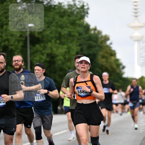 29.06.2025 - hella hamburg halbmarathon Dr. Thomas Lammeyer http://msf.ph/oto/8152840 29.06.2025 10:07:28 Kennedybrücke 1114, 1135, 1138, 1482, 1702, 1885, 2594, 2619, 2759, 2782, 2810, 3001, 3572, 3630, 4066, 4511, 4613, 4665, 6217, 6391, 7210, 7211, 7290, 7935, 8614, 9439, 9453, 9554, 10824 meine-sportfotos.de