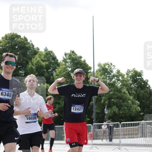 29.06.2025 - hella hamburg halbmarathon Jannik Wohlers http://msf.ph/oto/8152844 29.06.2025 10:15:29 Lombardsbrücke 1156, 1651, 2076, 2436, 3167, 4007, 5423, 7897, 7941, 7942, 8554, 8746, 8885, 9192, 9675, 9784, 10108, 10608, 11113, 11303, 11478, 11774, 11783, 11818, 12427, 12469, 12628, 13179, 13818, 13951, 14423, 14543, 14550, 14559, 15570, 15710, 15889, 15988, 16020, 16348, 16606, 16923, 17350, 17692, 18641, 18957, 19030 meine-sportfotos.de