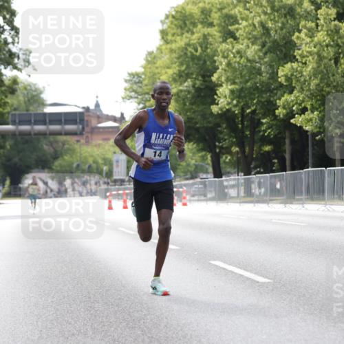 29.06.2025 - hella hamburg halbmarathon Jannik Wohlers http://msf.ph/oto/8152845 29.06.2025 09:32:05 Lombardsbrücke 14, 17, 21 meine-sportfotos.de