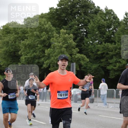 29.06.2025 - hella hamburg halbmarathon Jannik Wohlers http://msf.ph/oto/8152854 29.06.2025 10:52:39 Lombardsbrücke 2291, 2701, 2988, 3787, 4626, 4729, 6135, 6521, 7681, 7737, 9545, 10055, 10417, 10568, 10661, 11520, 11524, 11919, 12127, 12128, 13489, 13916, 13917, 14765, 14807, 14977, 14979, 16137, 16156, 16961, 18988 meine-sportfotos.de